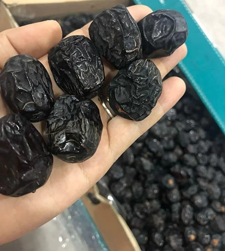 Why Athletes Combine Dates and Nuts